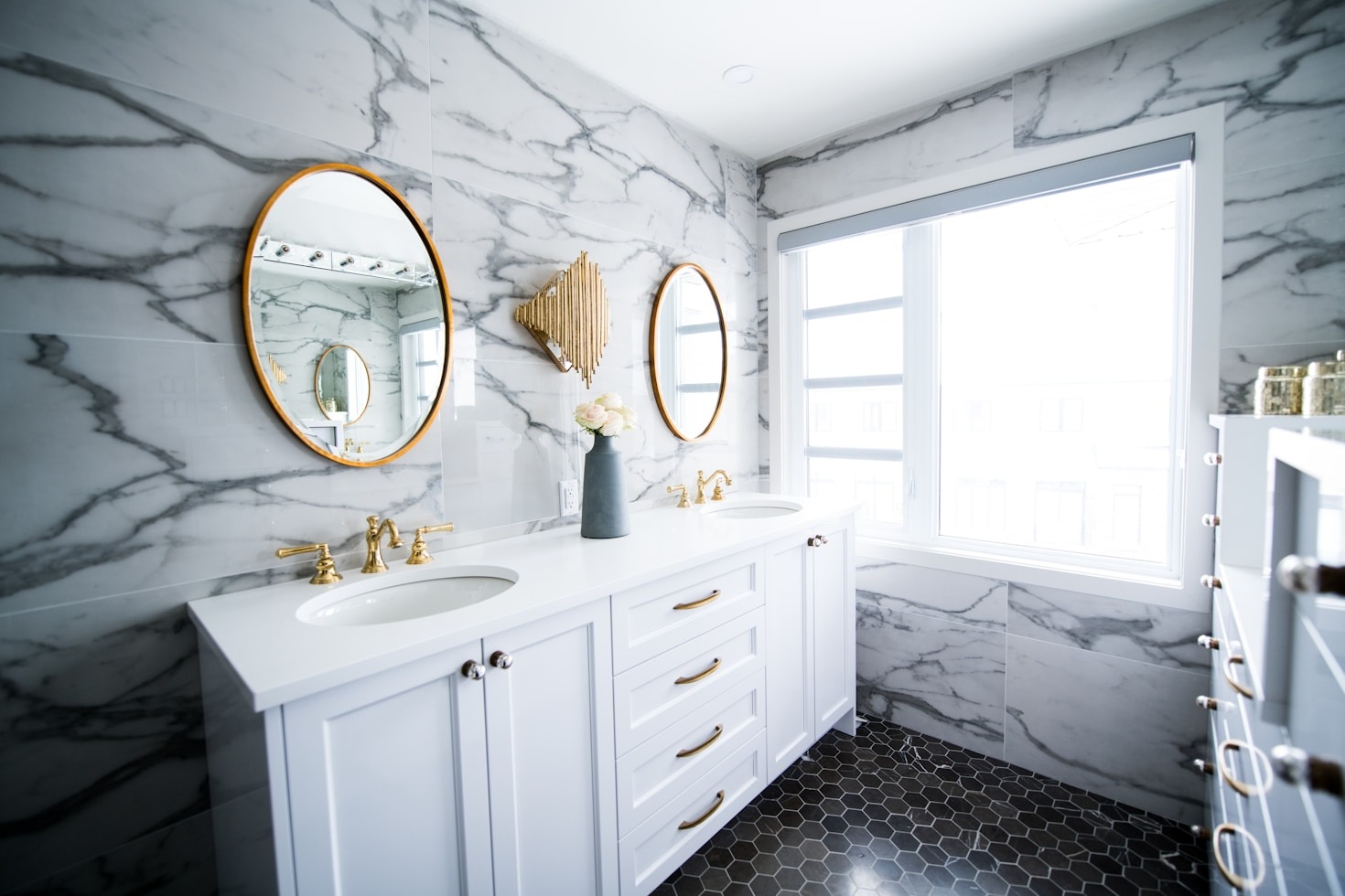 Top Trends in Bathroom Design for Algarve Homes